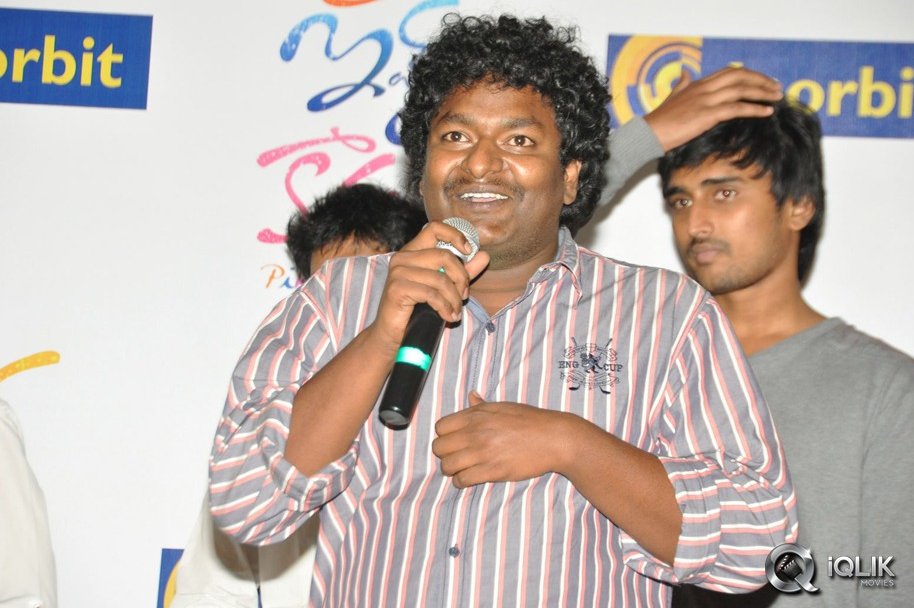 Prema-Ishq-Kaadhal-Platinum-Disc-Function